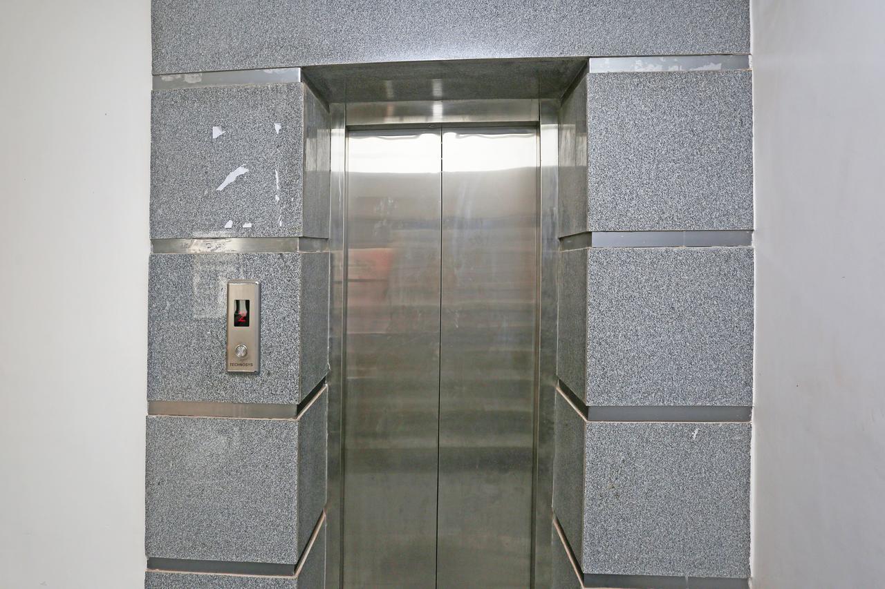 Oyo 18422 Central Grand Belanganj エクステリア 写真